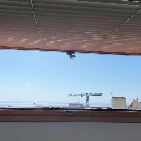 Quarto Aconchegante Com Varanda E Vista No Chiado Rum i privatbostad