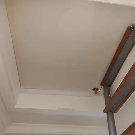 Quarto Aconchegante Com Varanda E Vista No Chiado * 리스본
