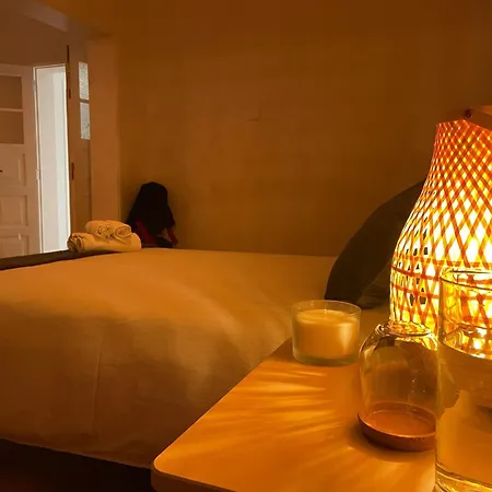 Quarto Aconchegante Com Varanda E Vista No Chiado Lissabon