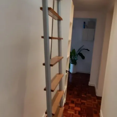 Habitación en casa particular Quarto Aconchegante Com Varanda E Vista No Chiado Lisboa