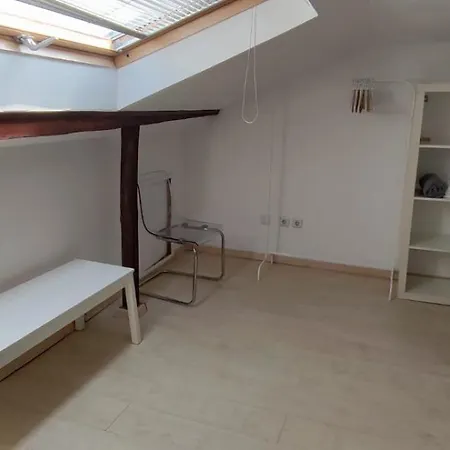 Quarto Aconchegante Com Varanda E Vista No Chiado * Лиссабон