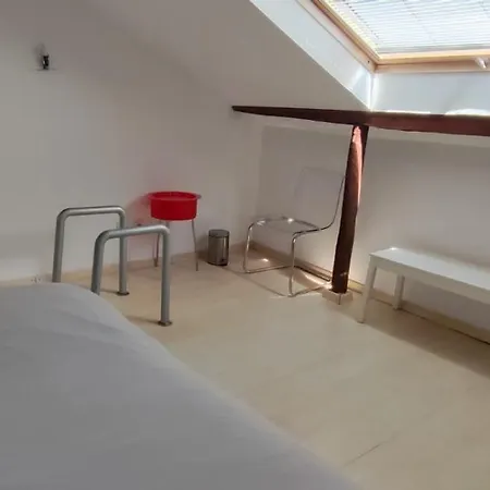 Проживание в семье Quarto Aconchegante Com Varanda E Vista No Chiado *