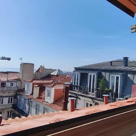 Quarto Aconchegante Com Varanda E Vista No Chiado Лиссабон